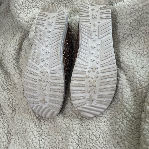 Corky’s shoes - Picture 4 of 4